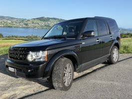 Black Land Rover Discovery 4 3LTD