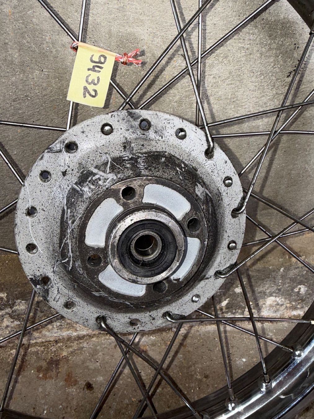 Puch Parti ricambio per ciclomotori: Mofa Speichenvorderrad in 16 Zoll – Difettoso da Fahrni b. Thun venduto da berger_tuning34 1