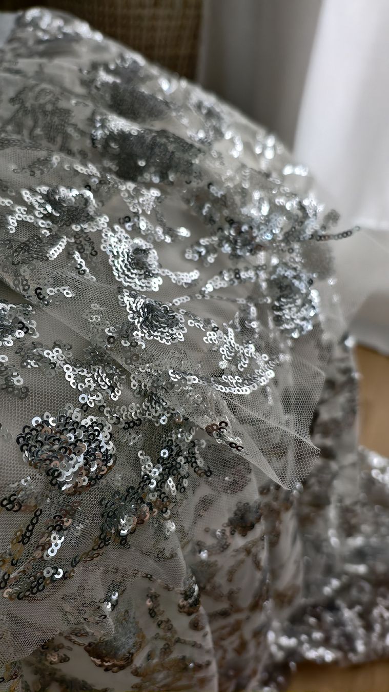 Self-Portrait Vestiti: Self Portrait Sequin Dress,silver champagne, wedding – Nuovo e nell'imballaggio originale da Erlenbach ZH venduto da rem_p5dd 5