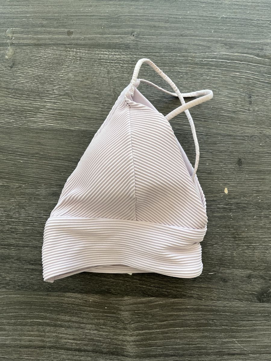 H&M Badekleider & Bikinis: Bikini Oberteil lila  – Gebraucht aus Allschwil von MaloseS08 2