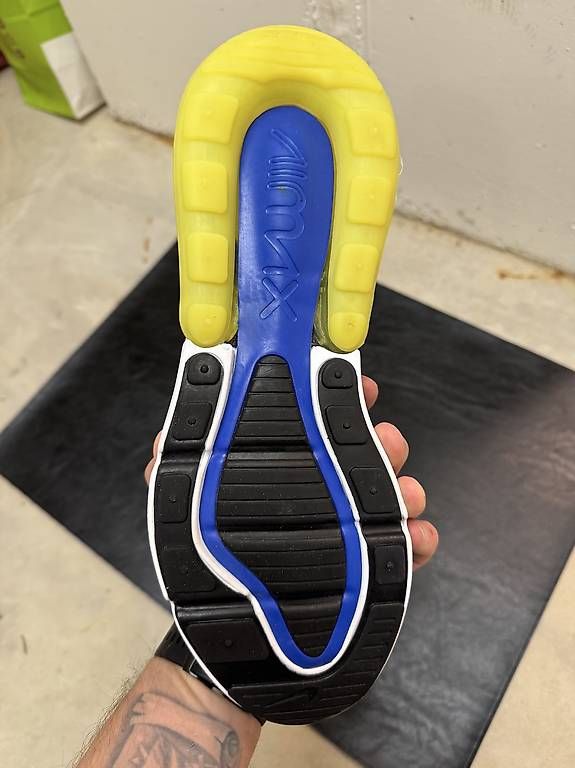 Nike Herrenschuhe: Nike Air Max 270 NEU! – Neu und originalverpackt aus St. Gallen von Maverik_HunterX 2