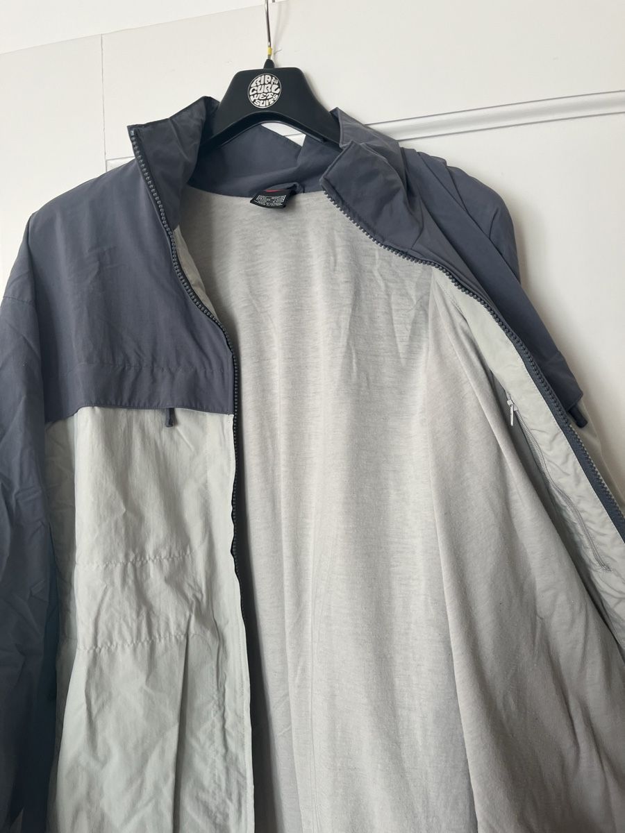 Nike Giacche: Nike Jacke L Vintage – Usato da Bern venduto da vad_7whw 3
