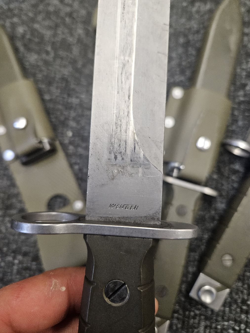 Schweizer Armee Armi bianche: Wenger/Victorinox Bajjonete – Usato da Rickenbach b. Wil venduto da nic_8ljr 2