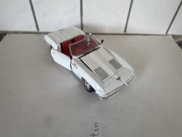 Modellauto weiss Chevrolet Corvette C2 Cabrio guter Zustand