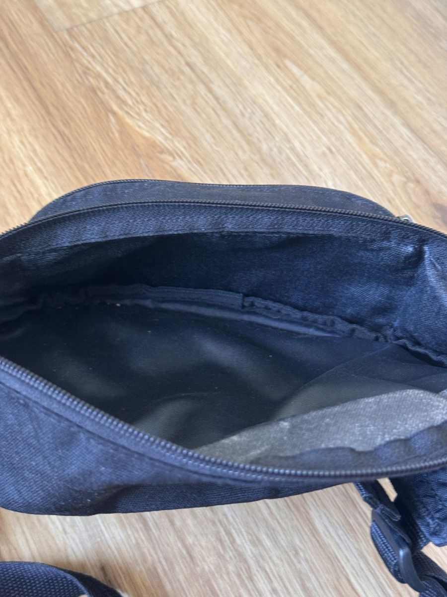 Eastpak Borse: Eastpack Doggy Bag in Schwarz – Usato da Basel venduto da spassbremse 2