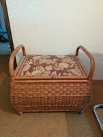 Rattan Truhe mit Polsterdeckel floraler Stoff gebraucht