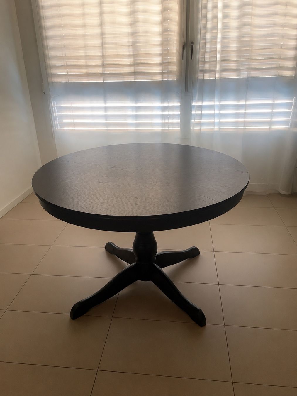 Ikea Tische: Tisch und Schrank – Gebraucht aus Rheinfelden von ria_9tyx