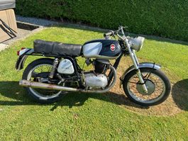 Gilera 300cc, Extra , 2 Zylinder , Leistung: 11kW / 4Gang