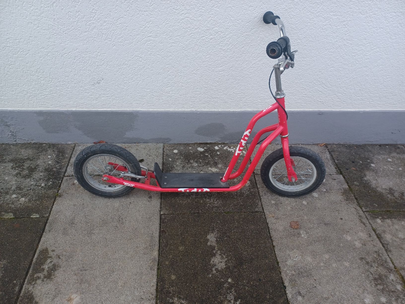 Kickboard: trottinet mit neue pneu – Usato da Dotzigen venduto da nan_px7q