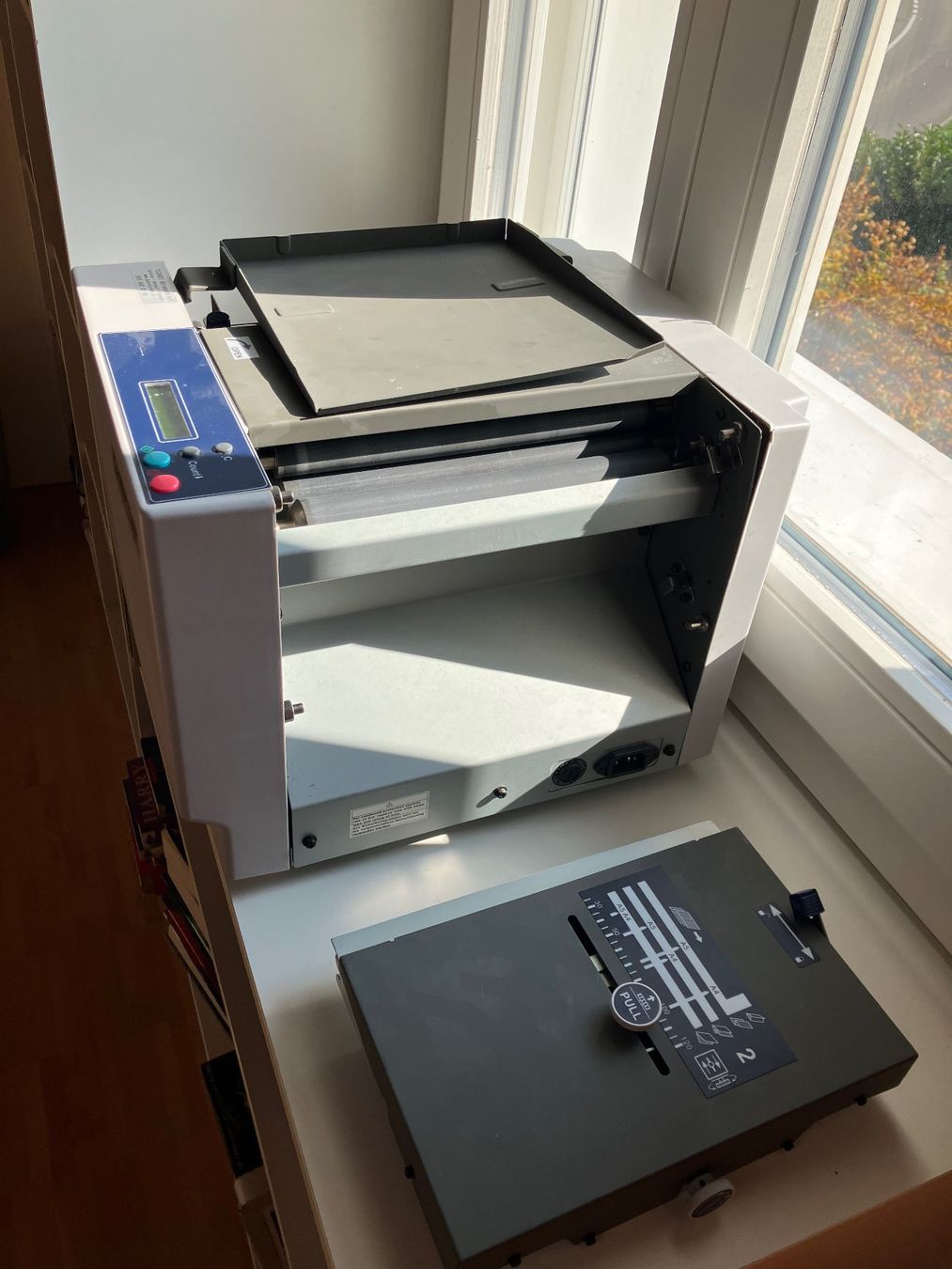 Tutte le macchine: Tisch Falzmaschine Hefter TS Mega S – Usato da Walchwil venduto da Sunchaser11 1