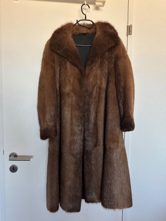 Edler langer Pelzmantel luxuriös aus Zürich - M&L - wie NEU!