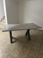 Esstisch Holz mit Metallbeinen