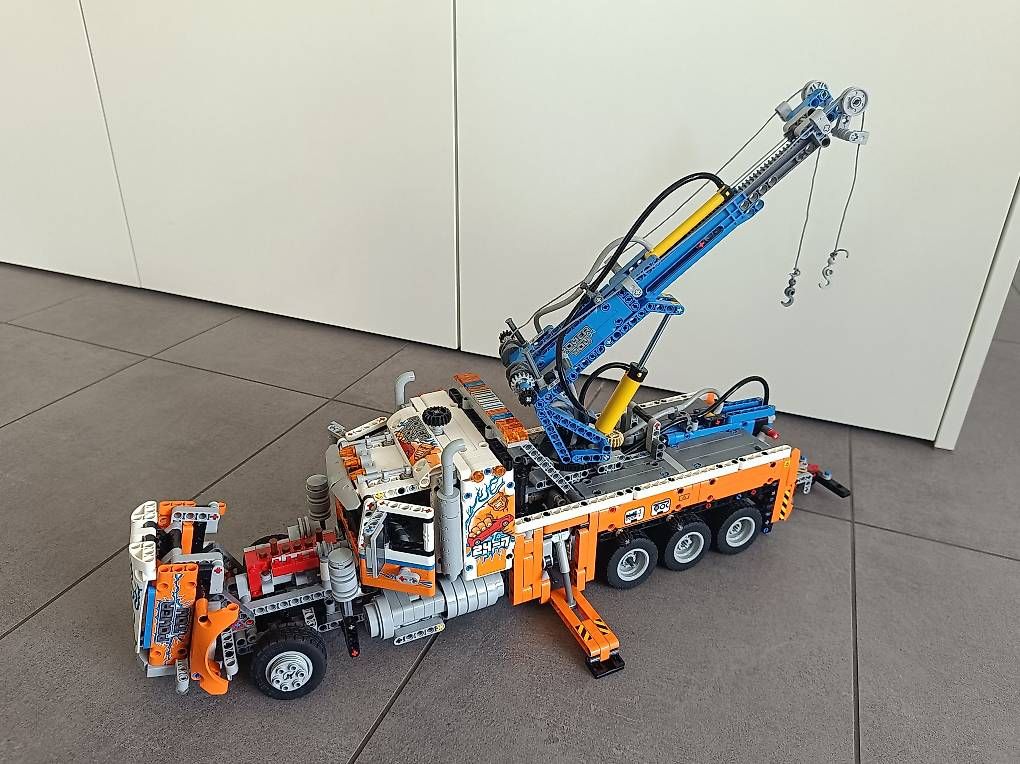 Kit di costruzioni: Lego Technic Schwerlast - Abschleppwagen 42128 – Usato da Utzenstorf venduto da Jassy34xx 1