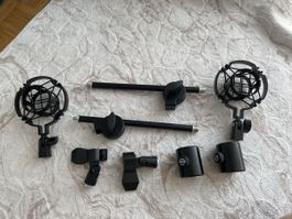 Lot d’accessoires pour micros : mini perches, pinces, poid