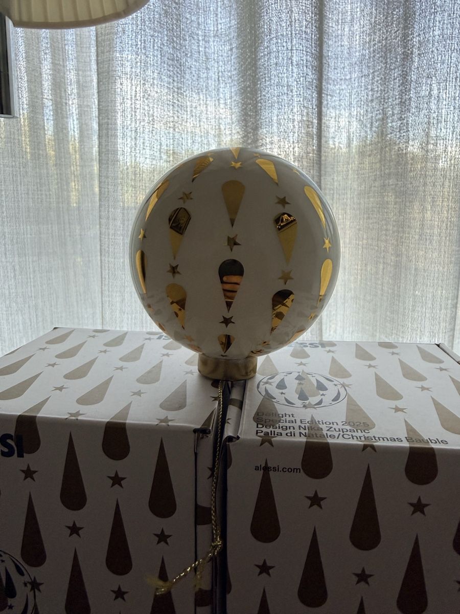 Alessi Tutte le decorazioni: Alessi Weihnachtskugel Delight 2025, Special Edition – Nuovo e nell'imballaggio originale da Zürich venduto da MyWardrobe 1