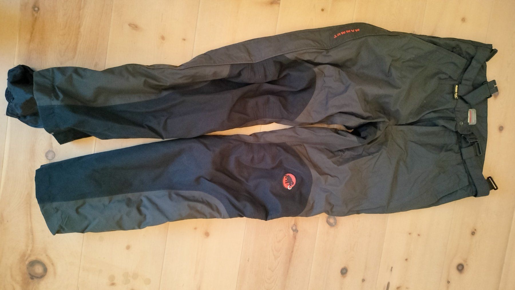Mammut Pantaloni: Mammut Gore-Tex Skihose Herren Gr. 98 – Usato da Niederhünigen venduto da Tom_Oli 2