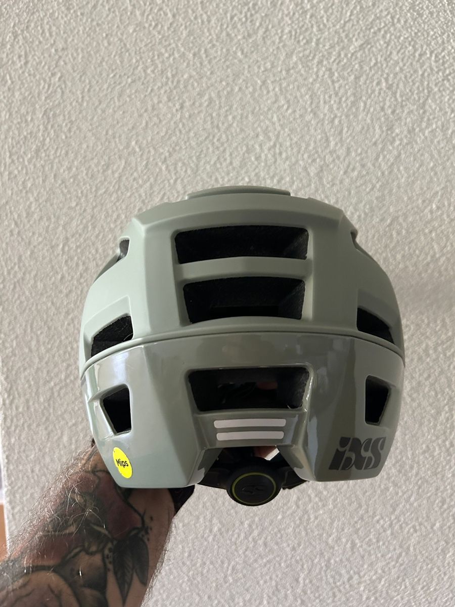 IXS Caschi: iXS Trigger AM Mips Velohelm Grösse L – Usato da Egg b. Zürich venduto da ZeroWaste 1