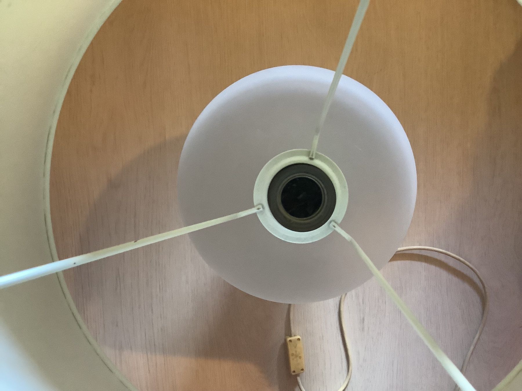 Lampade: Lampe en verre givré – Usato da Epalinges venduto da janvs 5