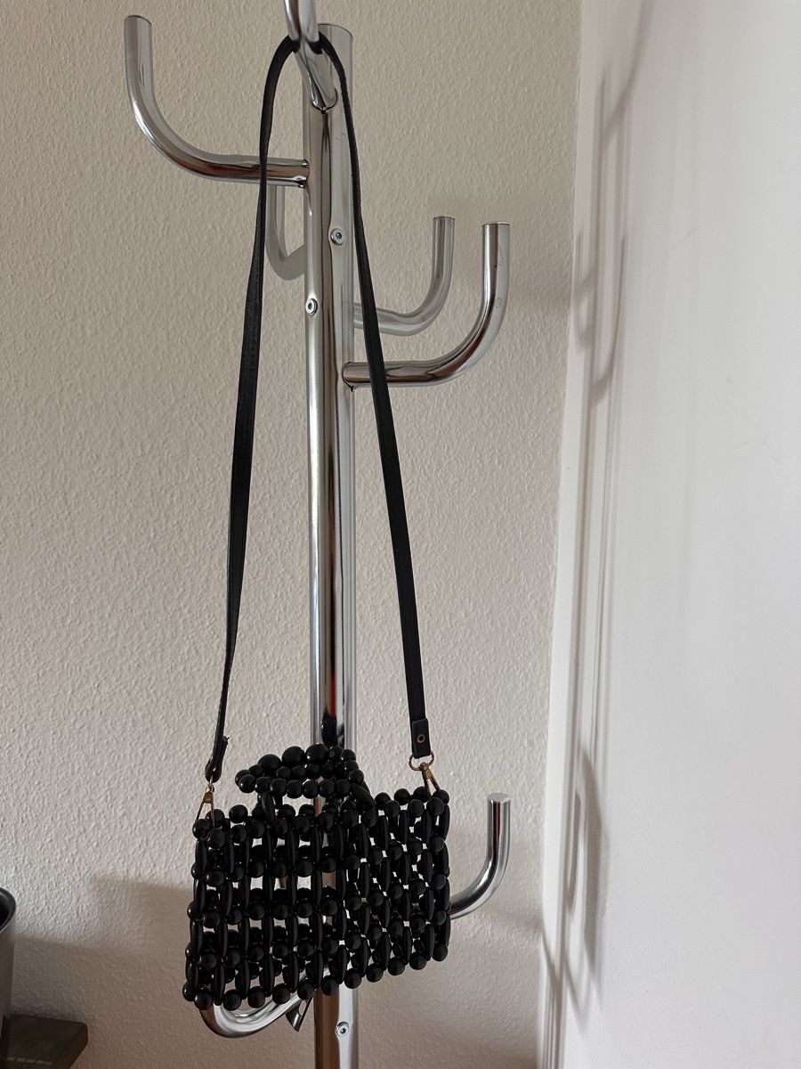 Borse da donna: Kleine Handtasche mit Holzperlen – Usato da Basel venduto da uyuni01
