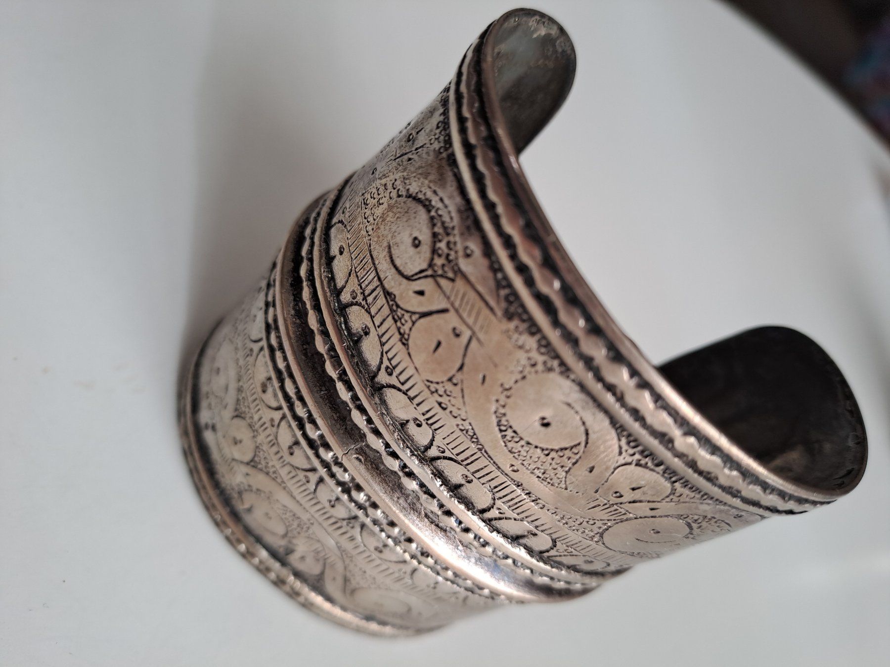 Armbänder & -reifen: BRACELET TURKMENE ANCIEN ARGENT – Gebraucht aus LAUSANNE von KWEW 1