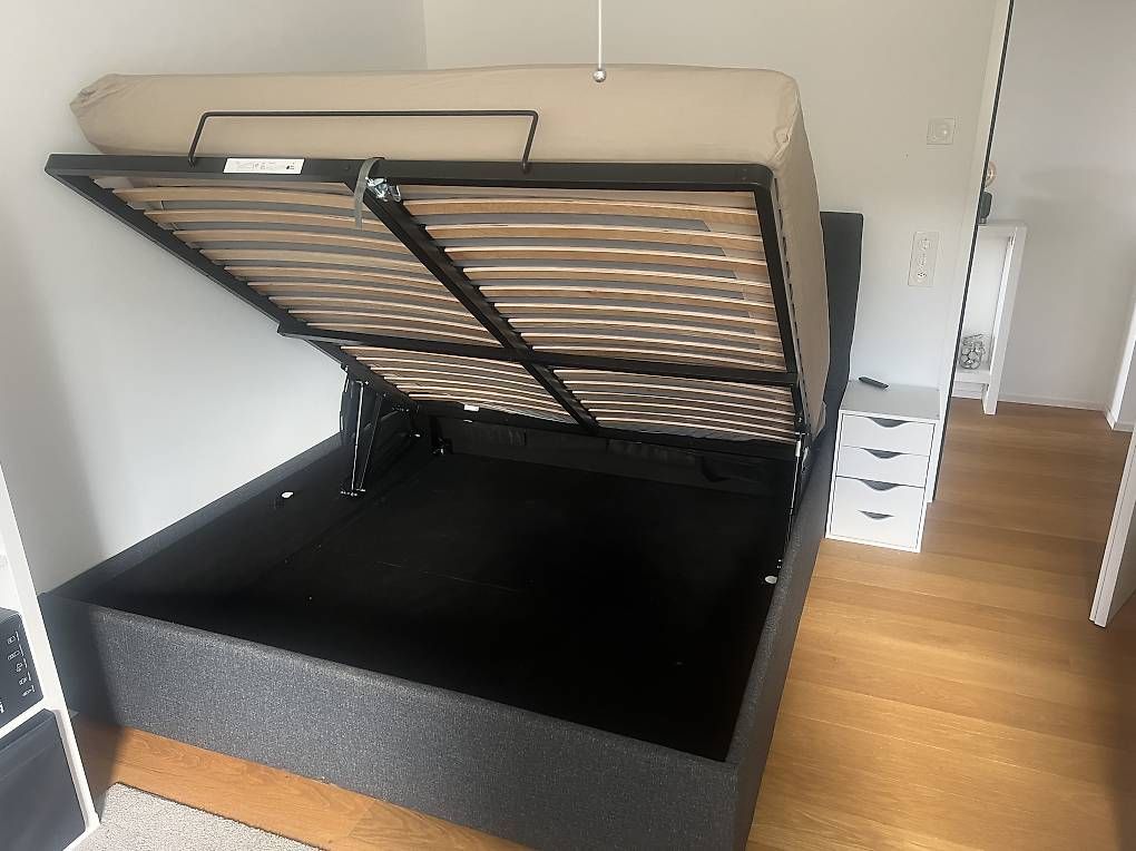 Letti: Bett 180 cm x 200 cm Ikea  – Usato da Alberswil venduto da mic_d2mc 1