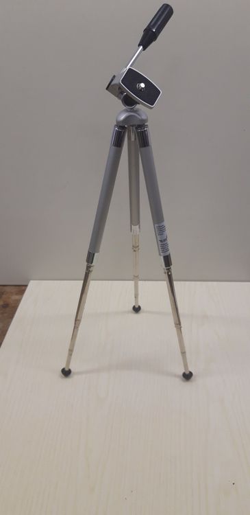 Treppiedi & Teste: Teleskop-Stativ für Fotokameras H 26-90cm – Usato da Müntschemier venduto da grossh 2