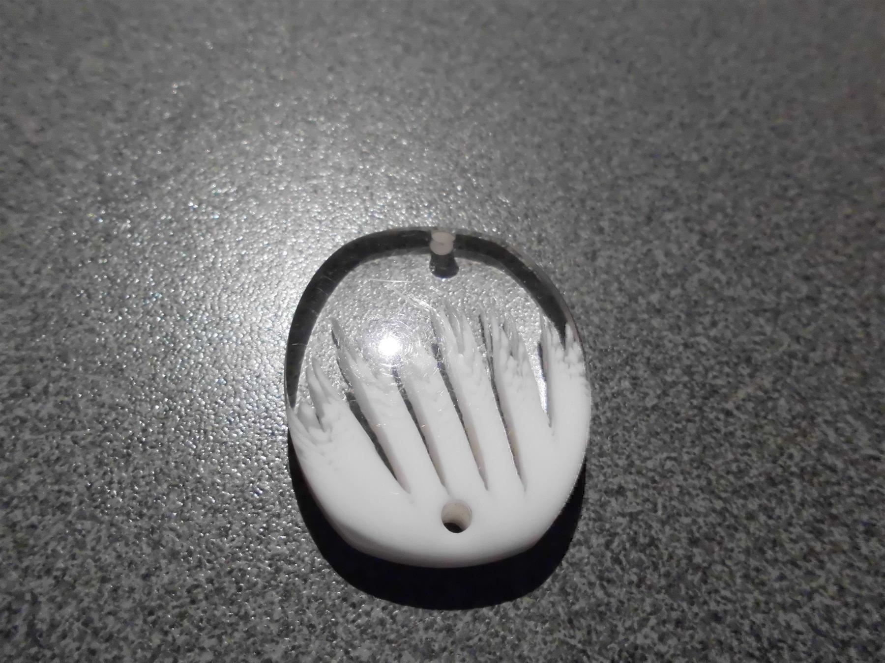 Perles (synthétiques): Perle durchsichtig, weisses Muster – D'occasion à Zürich par Motzkuh