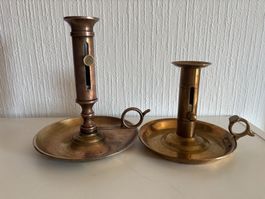 Paire de bougeoirs anciens en laiton Modèle "Rat de cave"