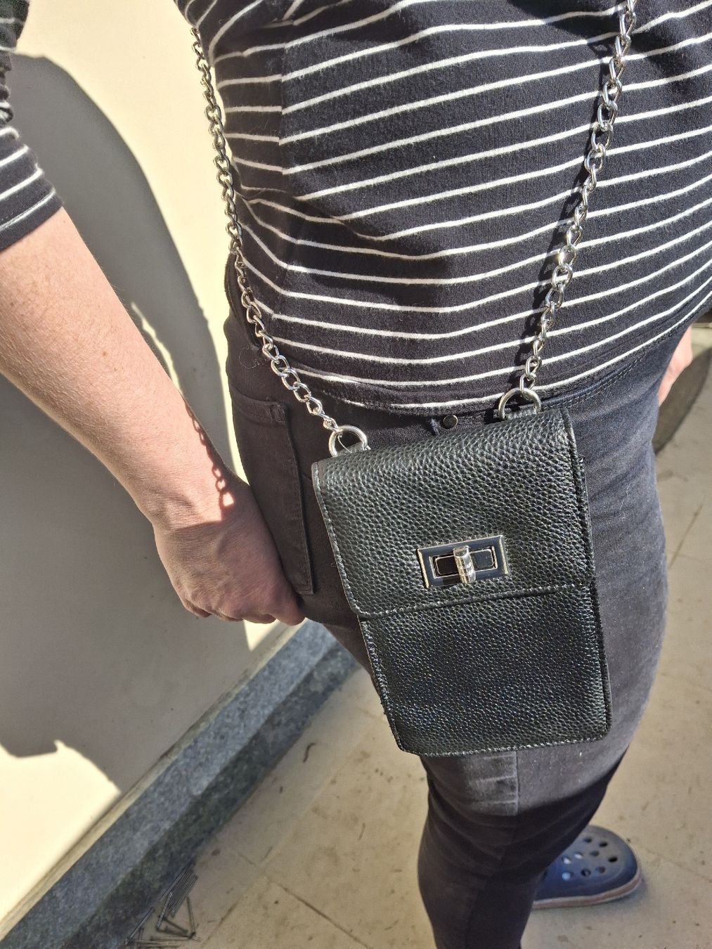 Borse da donna: Modisch  elegante SmartPhone Tasche EcoLeder 61 cm lang – Nuovo (secondo la descrizione) da Münchenbuchsee venduto da babilibern 7