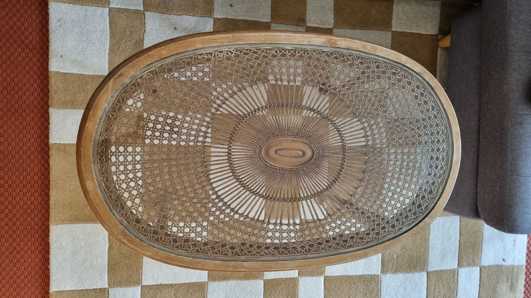 Tavoli: Vintage Tisch mit Geflecht – Usato da Zürich venduto da jil_l6mm 2