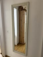 Wandspiegel mit weissem Holzrahmen neuwertiger Zustand