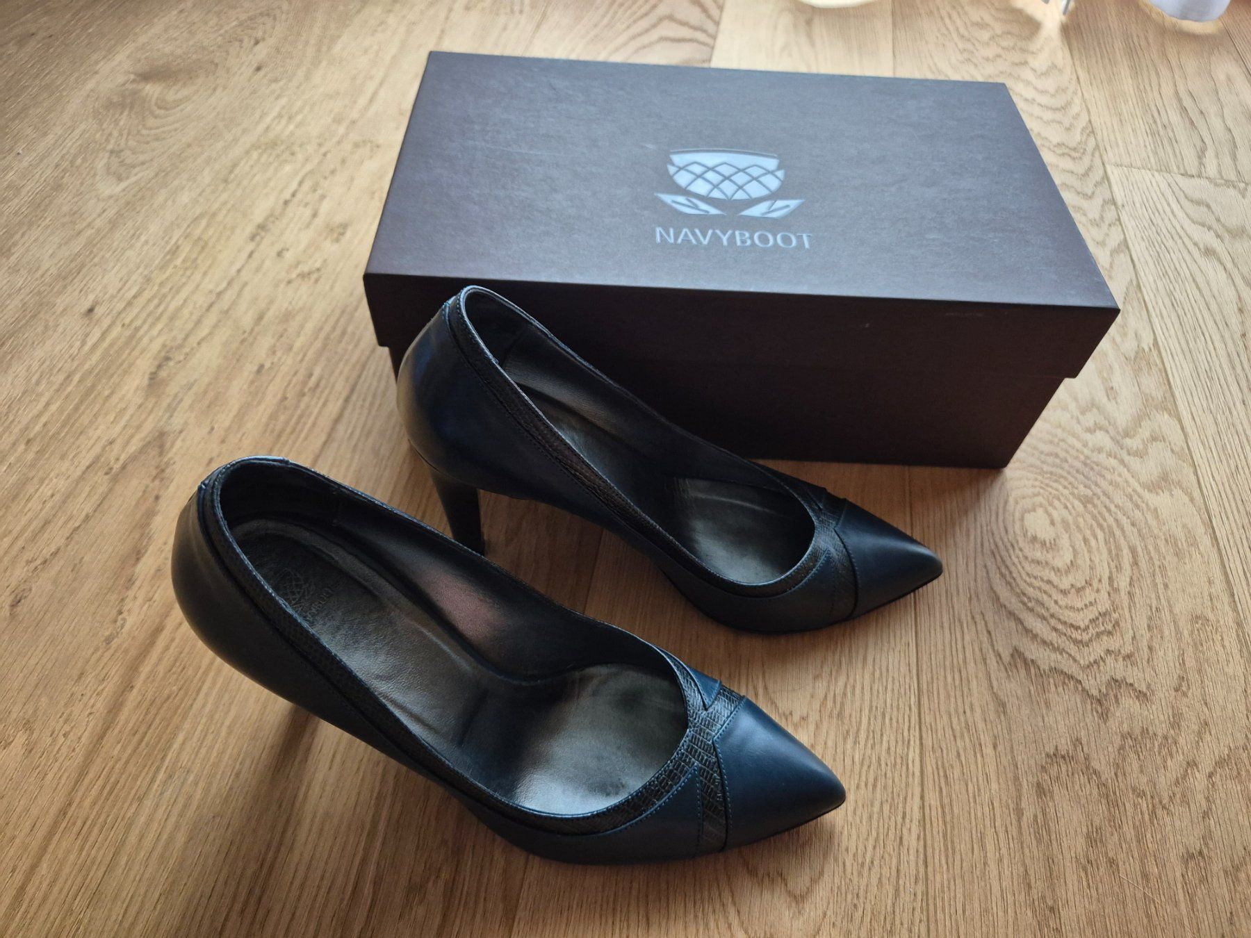 Navyboot Scarpe da donna: NAVYBOOT navy blue leather pumps P.38 – Usato da Satigny venduto da Helene2014 6