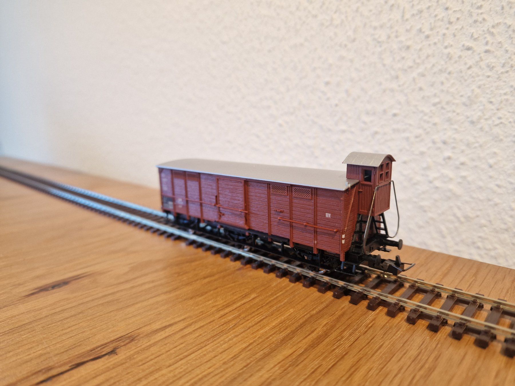 Trix Modellini di ferrovie: DB gedeckter Güterwagen H0 – Usato da Matten b. Interlaken venduto da lor_hr9w 2