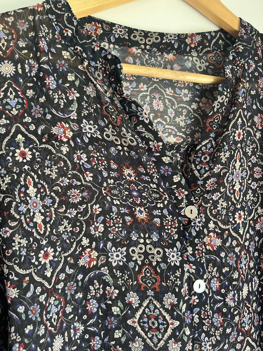Blusen: Leichte Bluse schwarz gemustert – Gebraucht aus Adligenswil von Farfallla 1