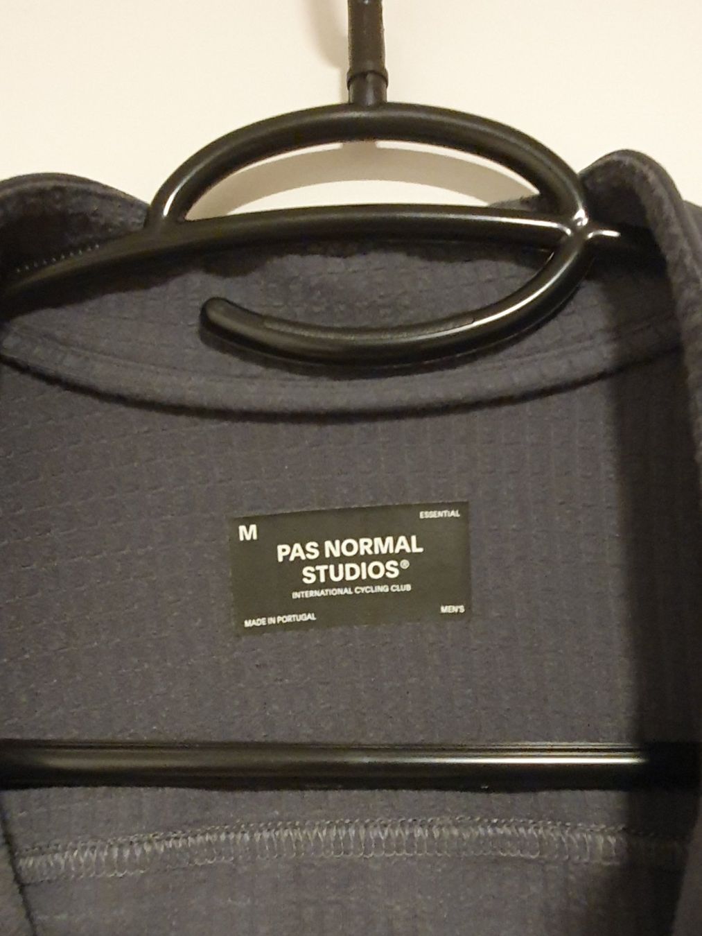 Canottiere & Pantaloni: Pas Normal Studios - Essential Long Sleeve Jersey – Nuovo (secondo la descrizione) da Bern venduto da Nisu24 2