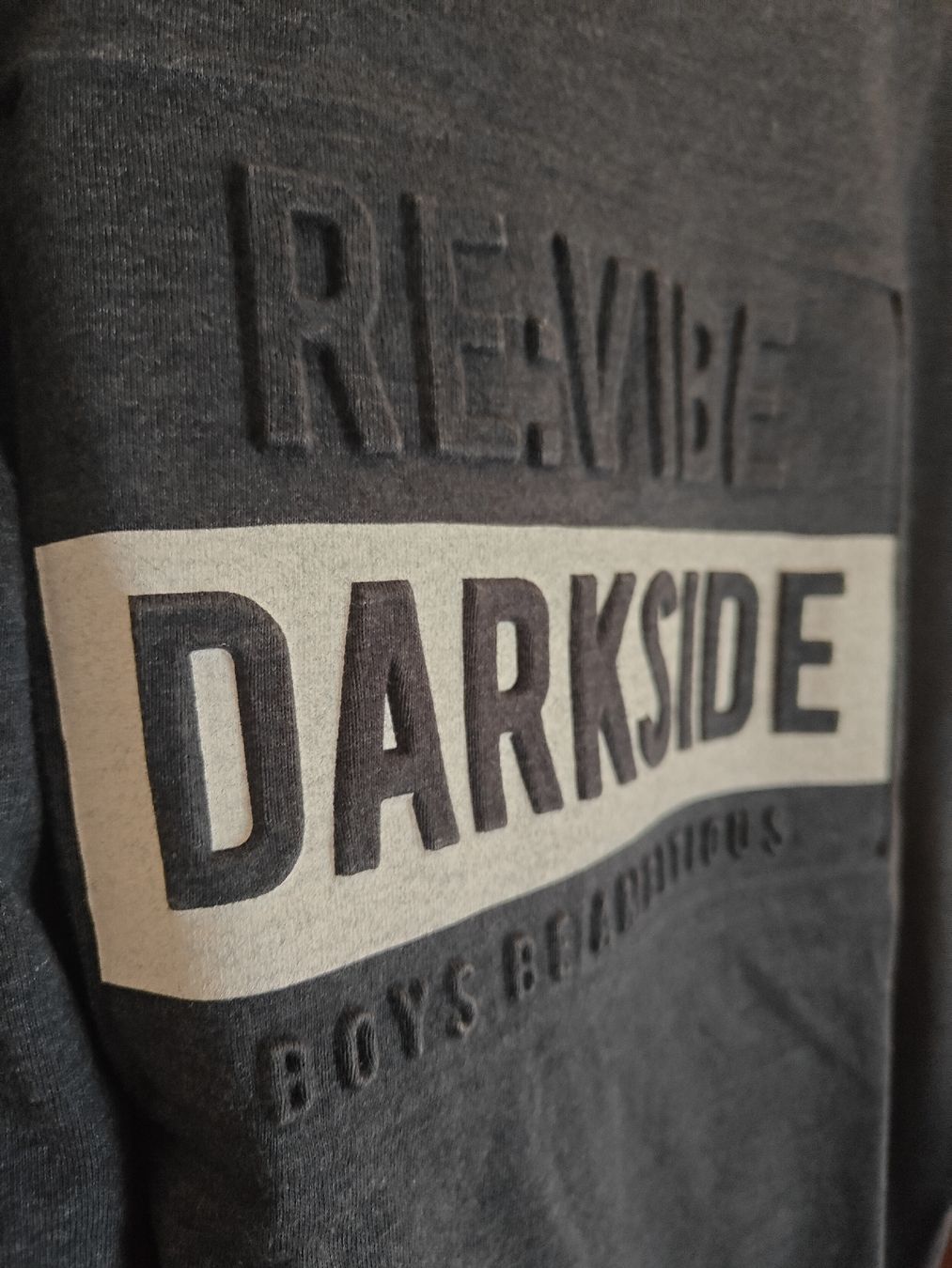 Camicie, T-shirt & Polo: MR Re:Vibe Darkside Tee, Size S, Boys Be Ambitious – Nuovo (secondo la descrizione) da Carouge GE venduto da Andelie 1