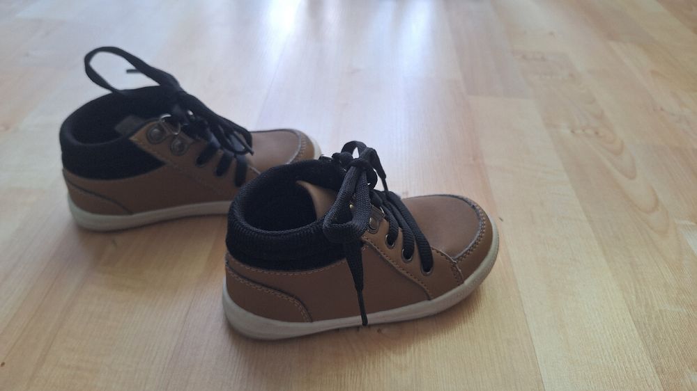 Scarpe per ragazzi: Kinderschuhe Grösse 24-25 – Usato da Thun venduto da man_fg9v 2
