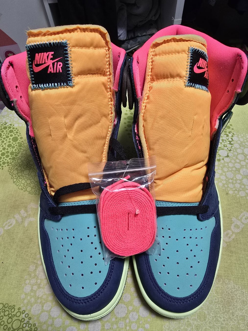 Jordan Scarpe da uomo: Air Jordan 1 high retro - taille 45 – Nuovo e nell'imballaggio originale da Yvonand venduto da KingFroggy