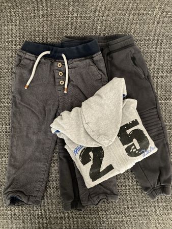 Lot 2 pantalons + hoodie t. 92
