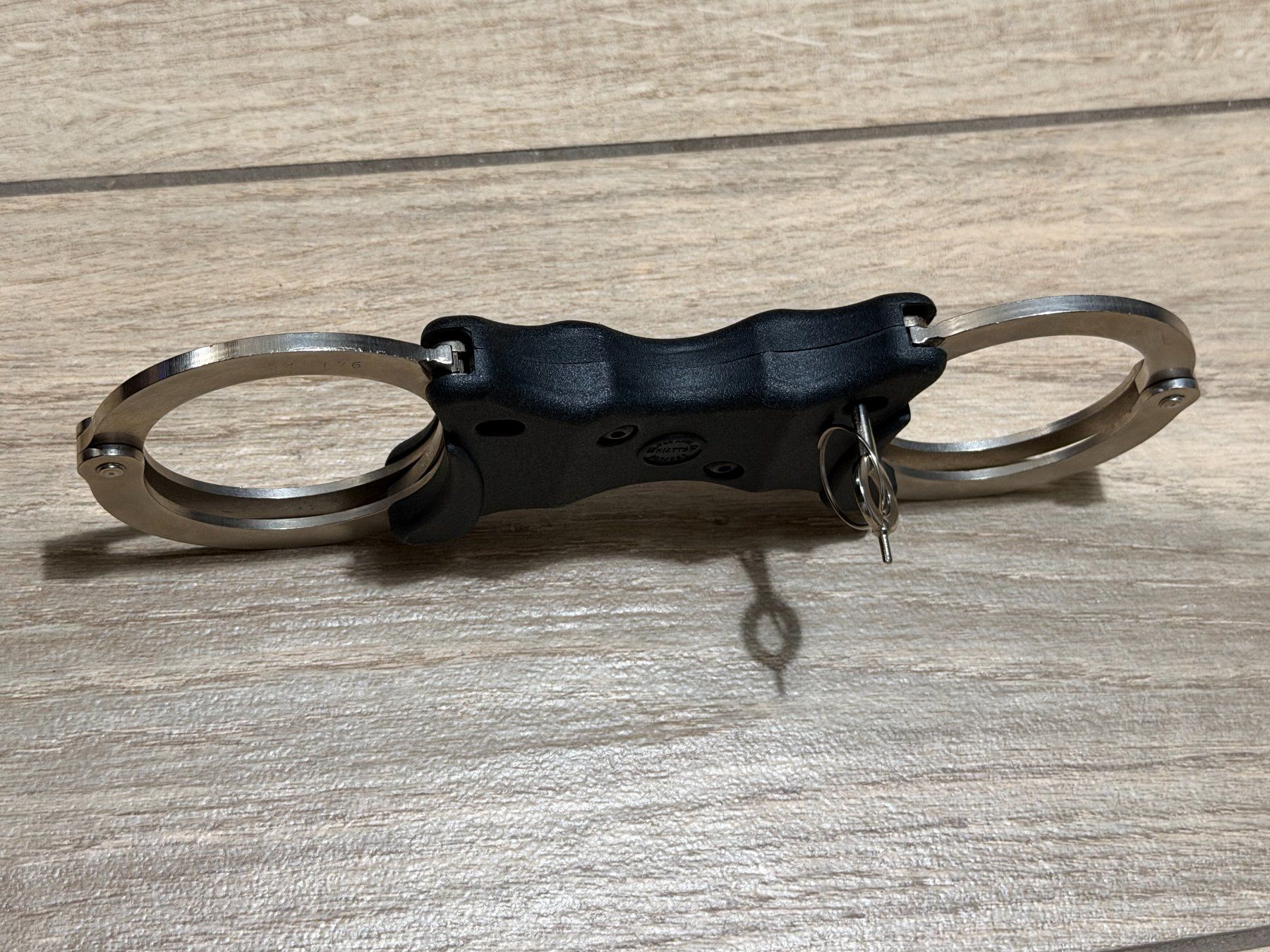 Autres événements d'entreprise et fêtes: Professionelle ASP Rigid Polizei Handschellen Cuffs starr – D'occasion à Liestal par ElektraG 5