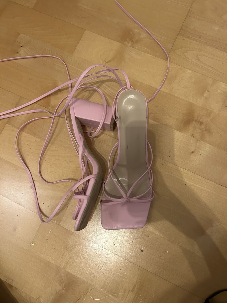 Scarpe da donna: tacchi rosa con lacci alla schiava – Usato da Arzo venduto da mar_6rdb 1