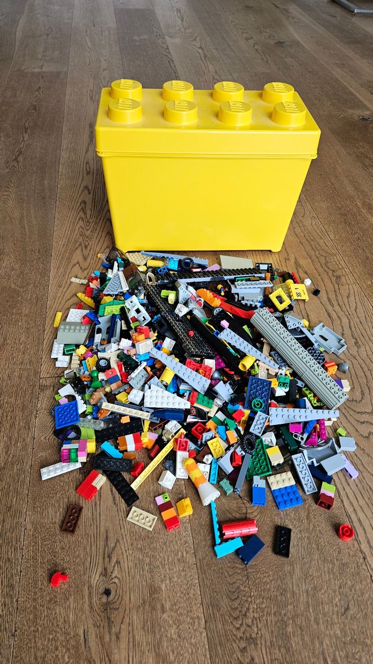 Lego Spielzeuge: LEGO Steine mit Kiste ab 1.- Startpreis – Gebraucht aus Otelfingen von Pancrazi64