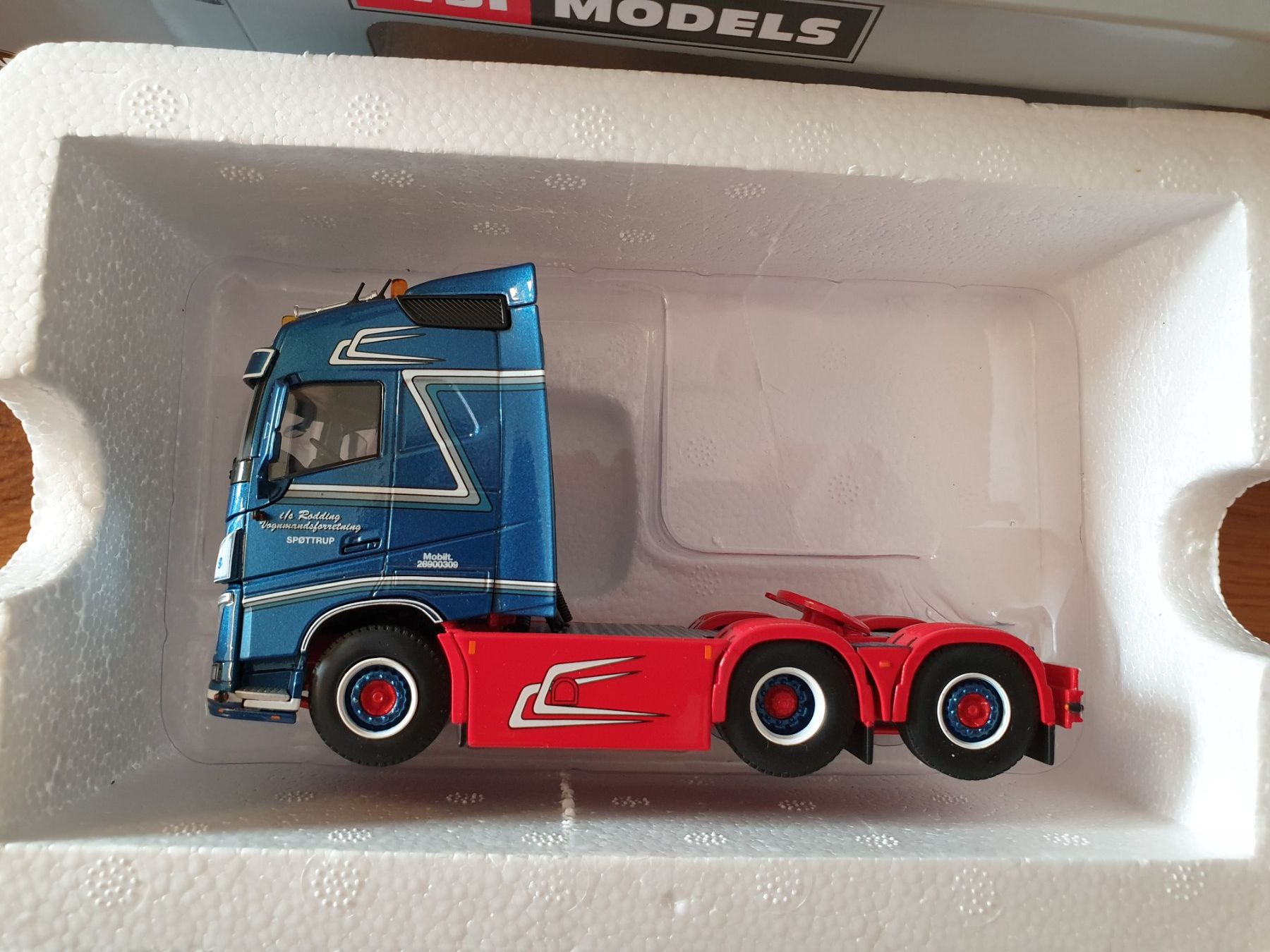 WSI Models Kit di modellismo & Modellini statici: Volvo I/S Rodding WSI – Nuovo e nell'imballaggio originale da Baar venduto da Liebherrbagger 1