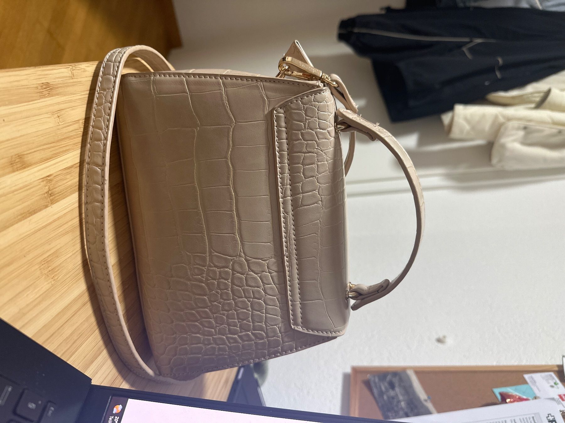 Na-kd Borse da donna: Creme Umhängetasche (NA-KD) – Usato da Ittigen venduto da kat_l7tm 1