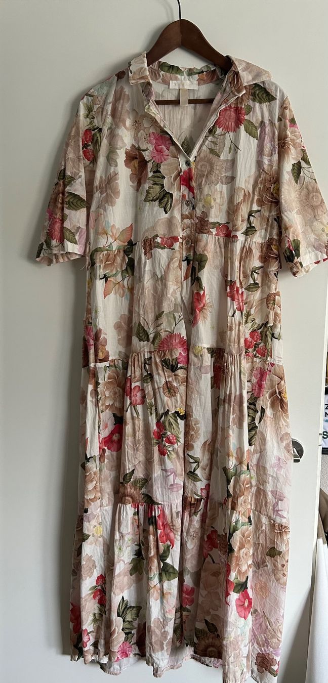 Vestiti: Kleid mit Blumenmuster made in Italy Einheitsgroesse – Nuovo (secondo la descrizione) da Arni AG venduto da Peppone80