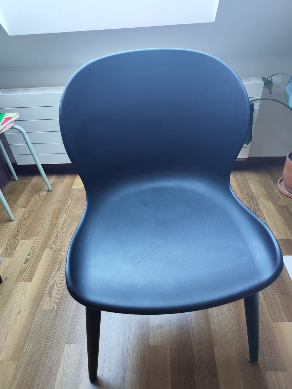 Chaises: chaises noires – D'occasion à Genève par lau_jz2y