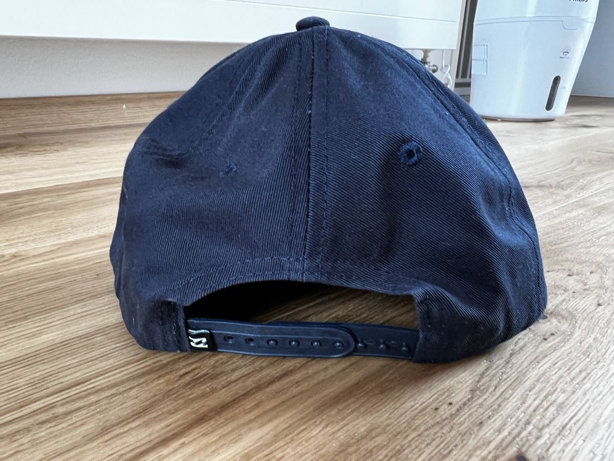 Billabong Copricapi, berretti & cappellini: Billabong Cap/Kappe, dunkelblau mit Muster-Top! – Usato da Reinach BL venduto da Roger.Walliser 1