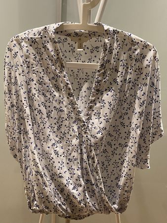 H&M Bluse, Gr. 36, Sommerbluse mit Blumenmuster, Top! 53