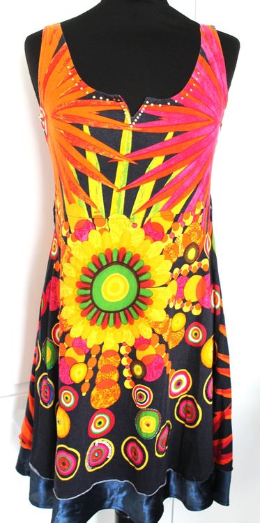 Robe Desigual Taille 38/M – Multicouleur – Évasée – Longueur 97 Cm – Bon état