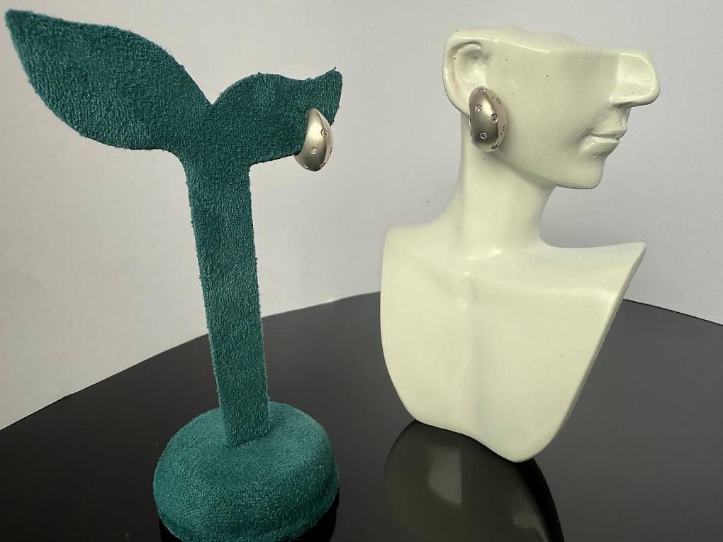 Orecchini pendenti & Orecchini a lobo: Gold Ohrringe mit funkelnden Diamanten – Usato da Bützberg venduto da neo_yrk7 2